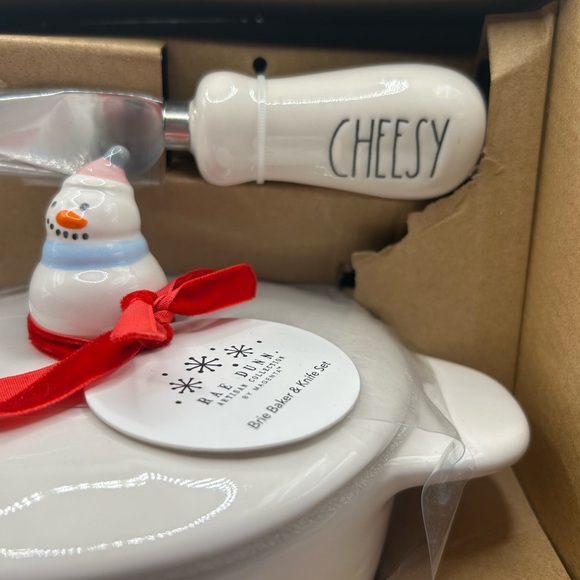 Rae Dunn TO MELT FOR Snowman Lid Brie Baker With CHEESY Jam Knife NEW - Picture 4 of 4